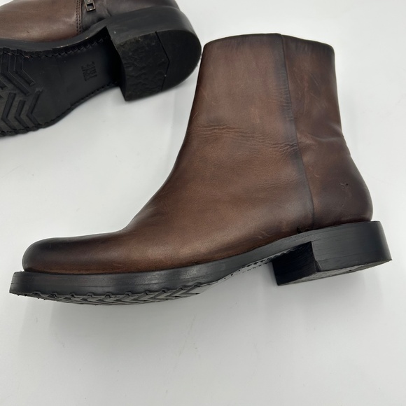 Frye Veronica Inside Zip Distressed Leather Booties Size 8.5. - Picture 11 of 16